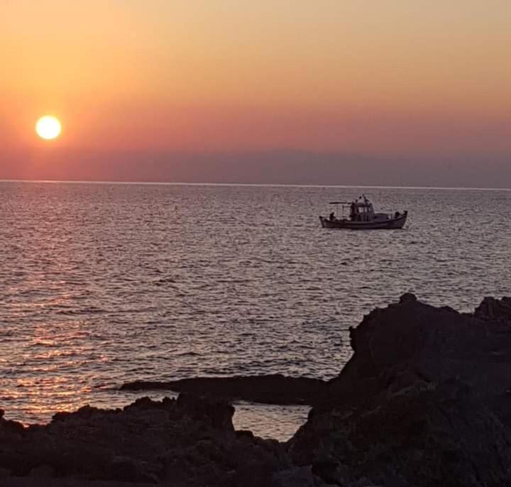 Haris Studios Palaiochora Exteriér fotografie